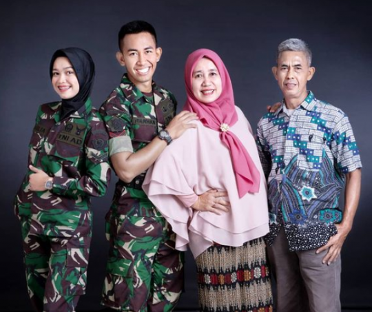 Potret Kakak Adik Sukses jadi TNI, Saling Rindu Saat Jauh, Bak Tom&Jerry Kala Bertemu