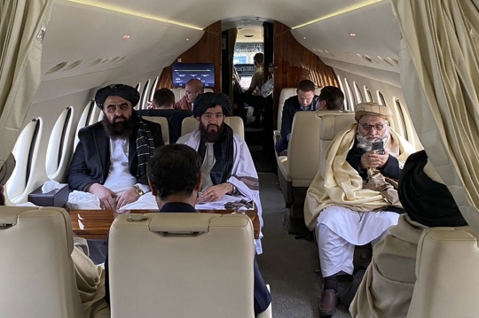 Naik Jet Pribadi, Perwakilan Taliban Melakukan Kunjungan Pertama ke Eropa