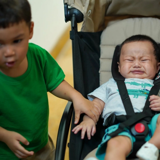 Intip Tingkah Usil Kiano Anak Baim Wong kepada Sang Adik Kenzo, Lucu dan Bikin Gemas