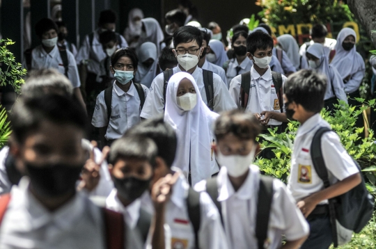 Hari Pertama PTM 100 Persen di Depok