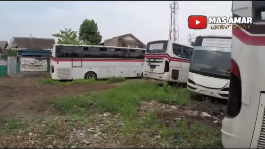 Disayangkan, Ini Potret Bus Primajasa Terbengkalai Jadi Tempat Bermain Anak-anak
