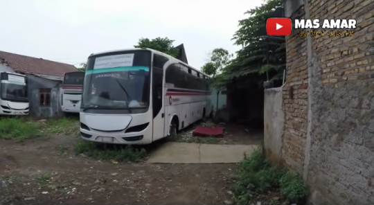 Disayangkan, Ini Potret Bus Primajasa Terbengkalai Jadi Tempat Bermain Anak-anak