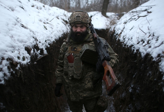 Wajah Vladimir Putin Jadi Sasaran Tembak Militer Ukraina