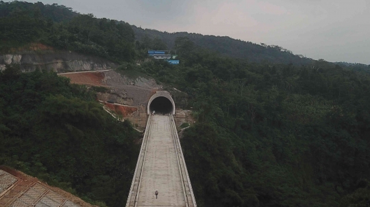 Memantau Progres Tunnel Terpanjang Kereta Cepat Jakarta-Bandung