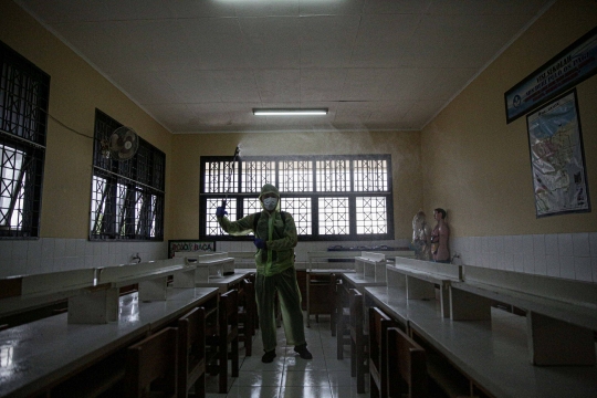 Sterilisasi Sekolah di Tengah Lonjakan Kasus Covid-19