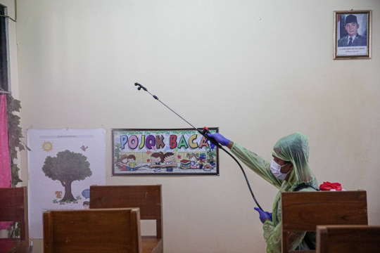 Sterilisasi Sekolah di Tengah Lonjakan Kasus Covid-19