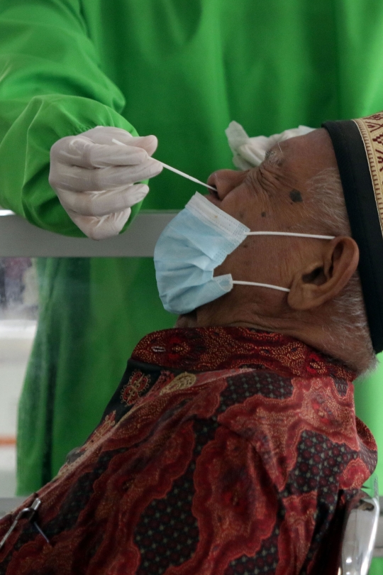 Jelang Libur Imlek, Penumpang KA Jarak Jauh di Pasar Senen Meningkat