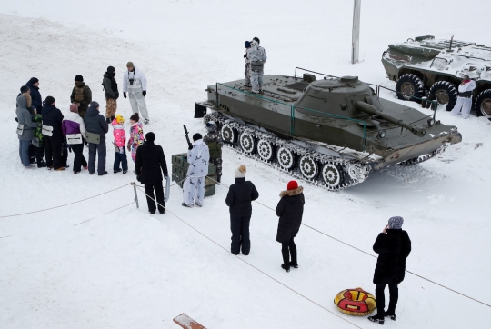 Serunya Naik Tank di Taman Hiburan Militer Rusia