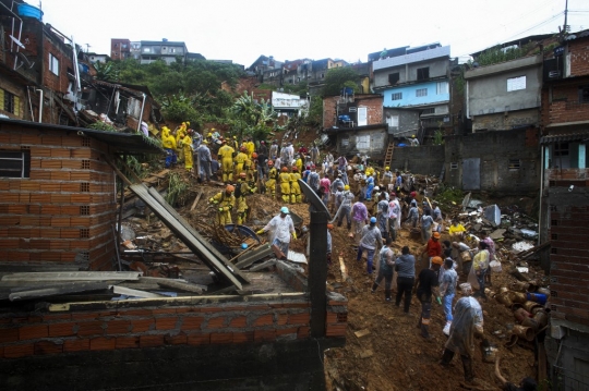 Bencana Banjir dan Longsor di Brasil Tewaskan 18 Orang