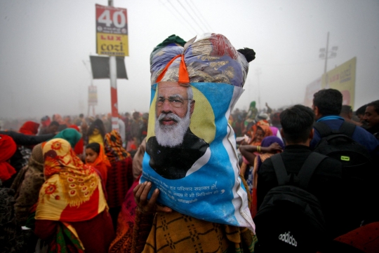 Festival Magh Mela, Jutaan Umat Hindu India Mandi di Sungai