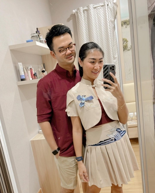 Potret Theresa Wienathan & Calvin Chandra, Rayakan Imlek Pertama Sebagai Suami Istri