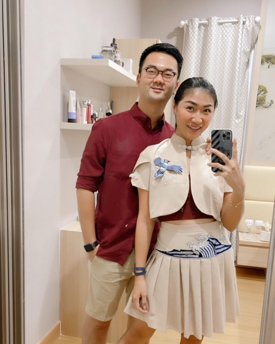 Potret Theresa Wienathan & Calvin Chandra, Rayakan Imlek Pertama Sebagai Suami Istri