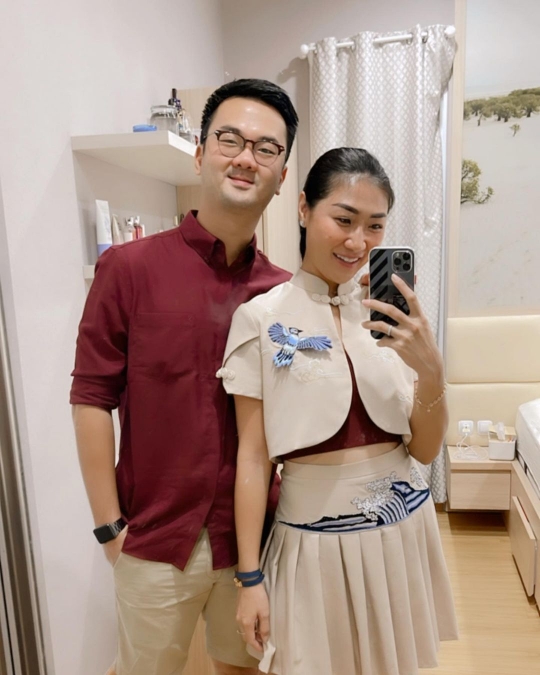 Potret Theresa Wienathan & Calvin Chandra, Rayakan Imlek Pertama Sebagai Suami Istri