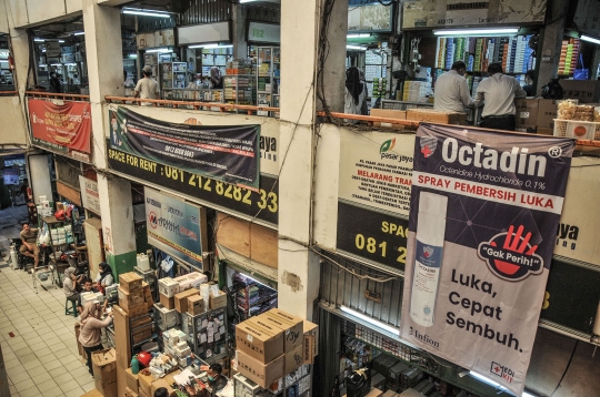 Pasar Pramuka Kembali Ramai di Tengah Melonjaknya Kasus Covid-19