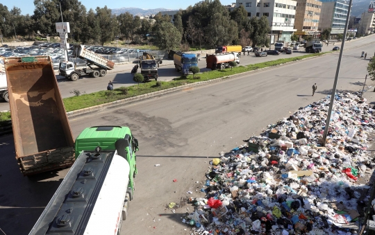 Protes Krisis Ekonomi, Sopir Truk Blokade Jalanan di Lebanon