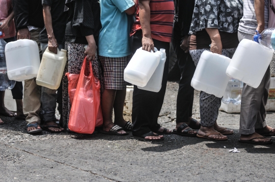 Antusiasme Warga Serbu Operasi Minyak Goreng Murah