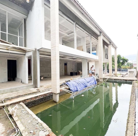 Potret Rumah Baru Ayu Dewi yang Bikin Melongo, Kamarnya Seluas Lobby Hotel