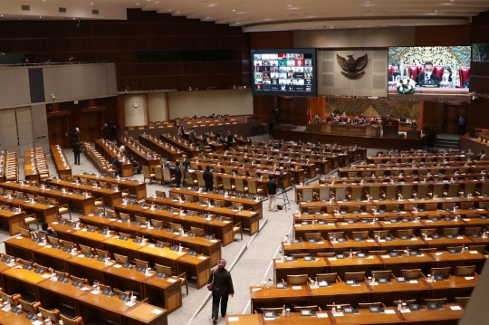 Suasana Sidang Paripurna ke-14 DPR di Tengah Lonjakan Covid-19