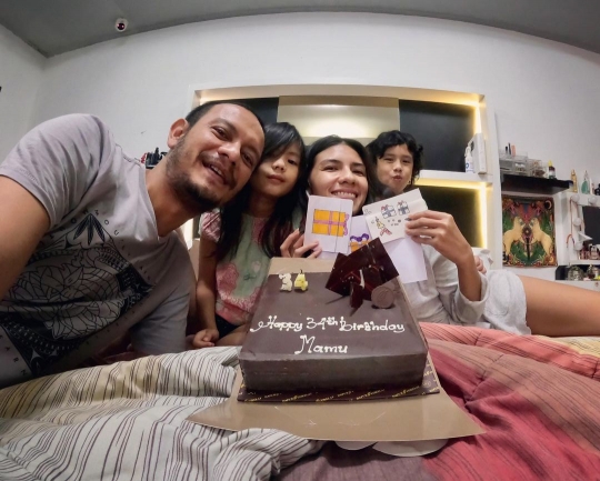 Anniversary Pernikahan ke-9, Ini Momen Kebersamaan Eno Netral dan Nadila Ernesta