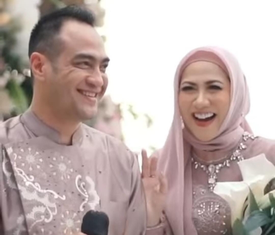 Pesona Venna Melinda saat Dilamar Ferry Irawan Curi Perhatian, Kecantikannya Dipuji