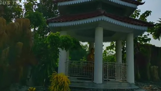 Viral Potret Rumah KH Ali Mursyid Tokoh Agama di Madiun, Ada Tempat Ibadah 5 Agama