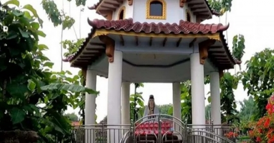 Viral Potret Rumah KH Ali Mursyid Tokoh Agama di Madiun, Ada Tempat Ibadah 5 Agama