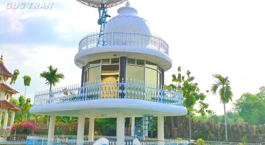 Viral Potret Rumah KH Ali Mursyid Tokoh Agama di Madiun, Ada Tempat Ibadah 5 Agama