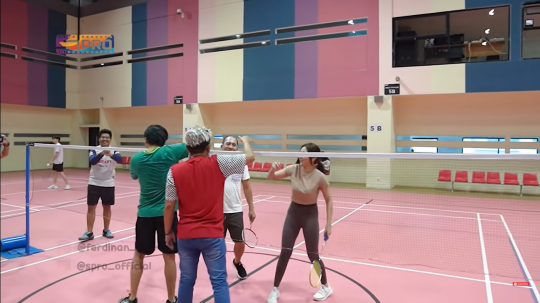 10 Momen Sule dan Rizky Febian Bertemu Ayah Mahalini, Main Badminton Bareng
