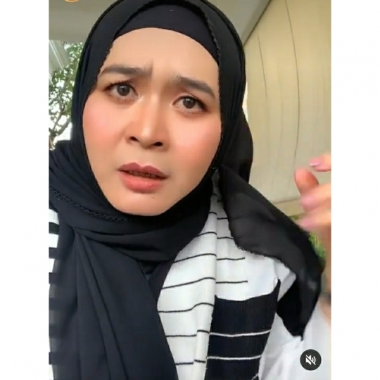 6 Potret Terbaru Pelawak Ulfa Dwiyanti, Awet Muda Jelang Usia 50 Tahun