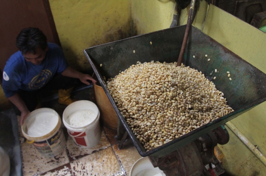 Harga Kedelai Naik, Pembuat Tahu dan Tempe Berencana Mogok Produksi