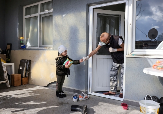 Sosok Muzaffer Kayasan, Pria Turki yang Terinfeksi Covid-19 Selama 14 Bulan
