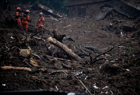 Kondisi Tanah Longsor di Brasil Hancurkan Ratusan Bangunan dan Renggut 34 Nyawa