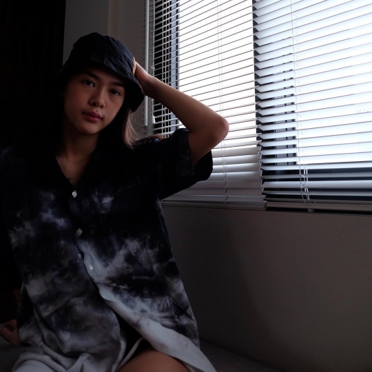 6 Potret Kayra Miendra Anak Mieke Amalia Ultah ke-18, jadi Model Cantik