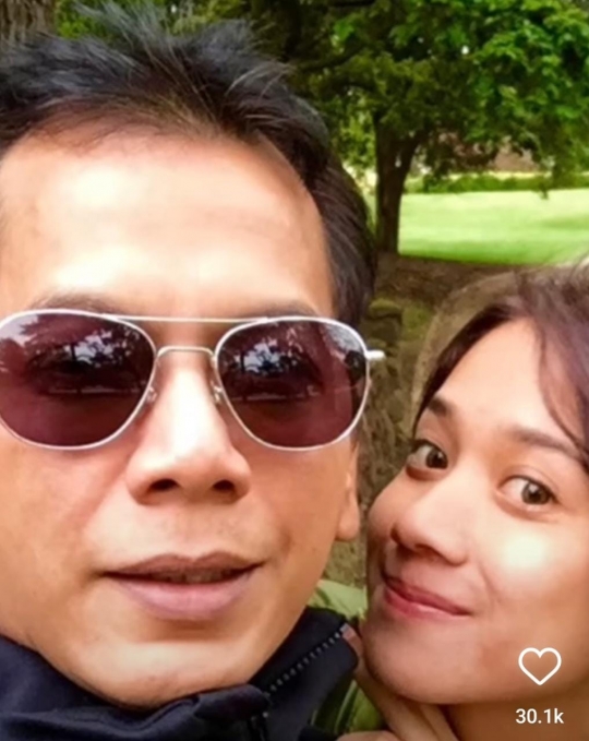 Potret Eks Menteri Jokowi sama Istri Artis, Romantis Banget 'Tiap Hari Valentinan'