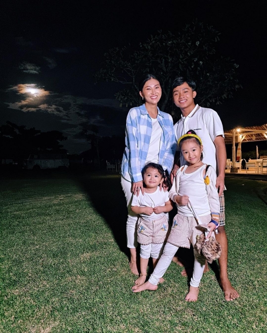Tanpa Ruben Onsu, Ini 5 Potret Keseruan Sarwendah Liburan di Bali Bareng Anak-anak