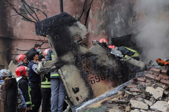 Jet Tempur Iran Jatuh dan Timpa Sekolah, 3 Tewas