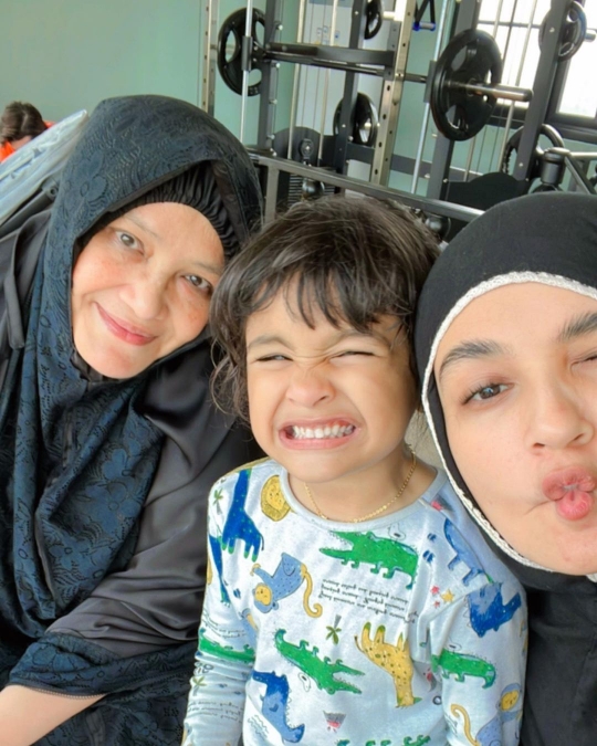 5 Potret Hawwa Anak Shireen Sungkar, Mirip Banget Sampai Disebut Kembar