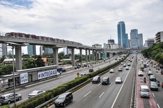 LRT Jabodebek Uji Beban di Jembatan Bentang Panjang