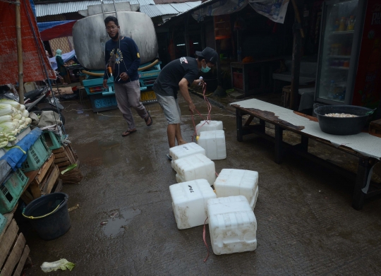 Geliat Distribusi Minyak Goreng Curah di Pasar Tradisional