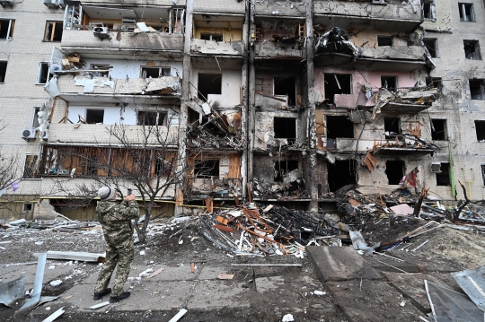 Kondisi Permukiman Warga Ukraina Hancur di Tengah Invasi Rusia