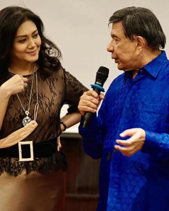 Potret Bella Saphira Reuni Bareng Rekan Artis Senior, Penampilannya Mencuri Perhatian