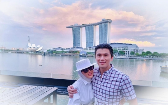 Anniversary Pernikahan ke-3, Intip 5 Potret Romantis Syahrini dan Reino Barack