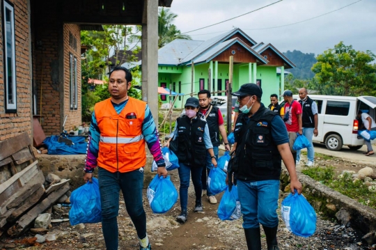 Satuan Tugas Bencana BRI 'Tim Elang' Bangun Posko Tanggap Bencana Gempa Pasaman Barat