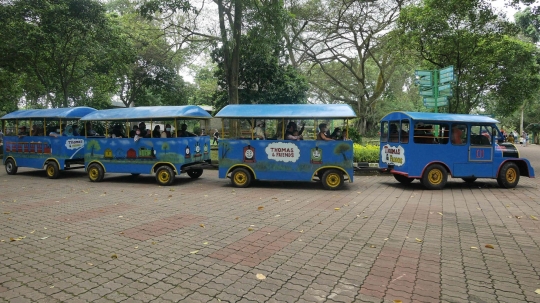 Libur Isra Miraj, Taman Margasatwa Ragunan Ramai Pengunjung