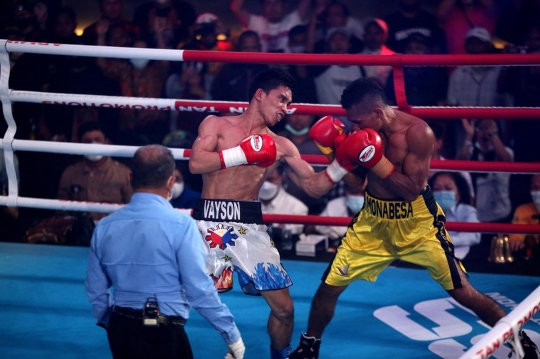 Aksi Tibo Monabesa Sukses Pertahankan Gelar WBC Usai Kalahkan Petinju Filipina