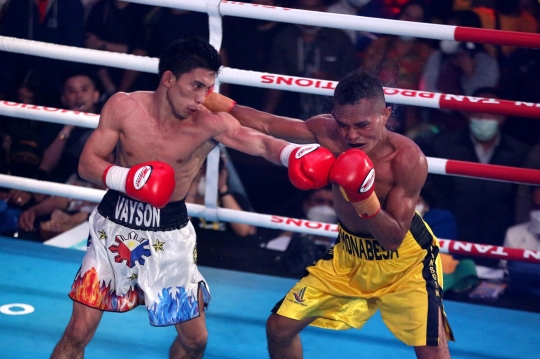 Aksi Tibo Monabesa Sukses Pertahankan Gelar WBC Usai Kalahkan Petinju Filipina