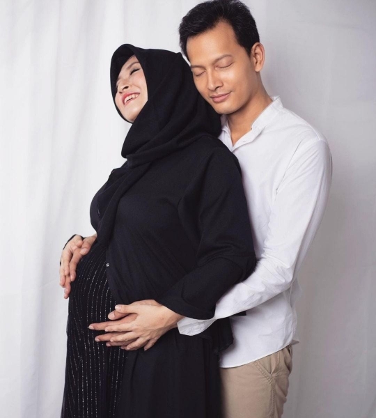 Makin Cantik, Ini 5 Foto Vanny Istri Fedi Nuril yang Akan Segera Melahirkan Anak Ke 3