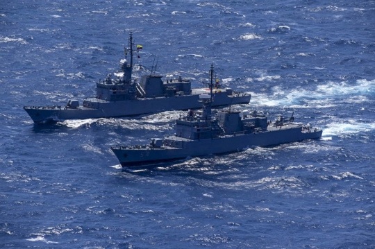 Kapal Perang Amerika Serikat dan Kolombia Latihan Militer di Laut Karibia