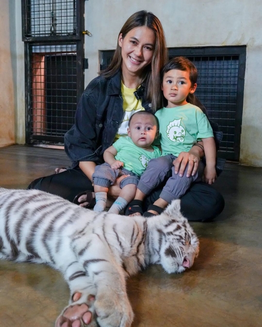 Bikin Ngeri! 5 Momen Kiano dan Kenzo Bareng 'Selen', Harimau Putih Alshad Ahmad