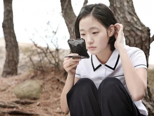 Ada Lim Ji Yeon 'The Glory', 16 Aktor Korea yang Beradegan 'Polos' di Awal Karier